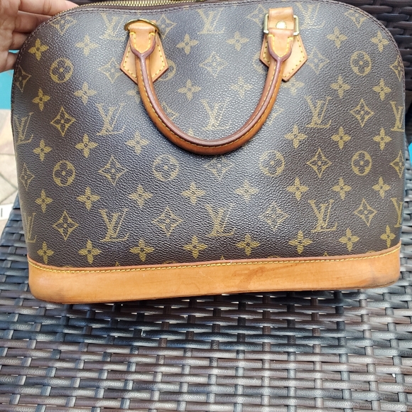 authentic louis vuitton alma pm - Picture 2 of 16
